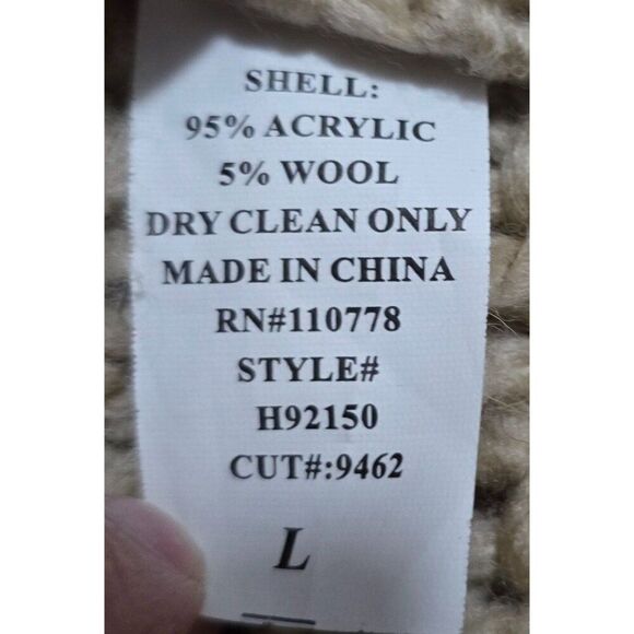 Chunky Knit Tan Cardigan Vest With Toggle Closures Cable Design cottagecore boho - Picture 6 of 7